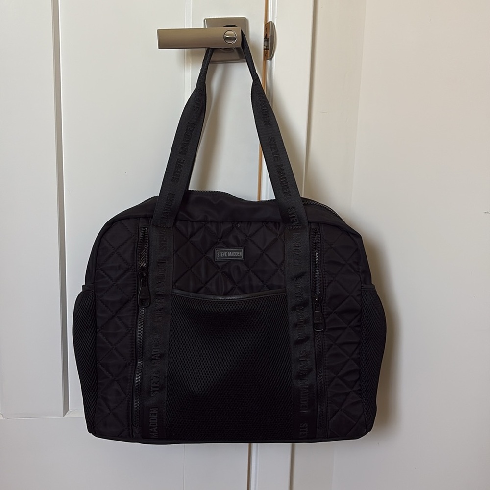 Steve Madden Black Quilted laptop Bag